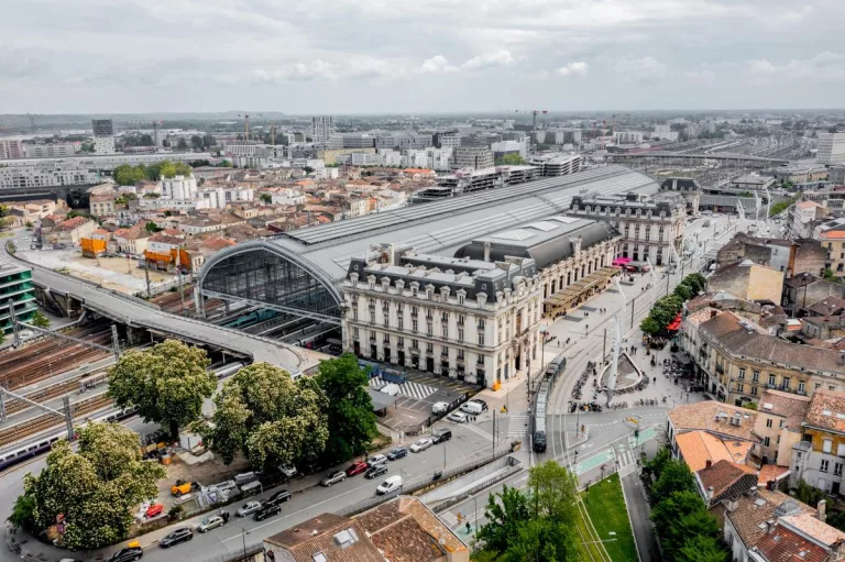 Ice Family installe une nouvelle machine à côté de la Gare Saint-Jean à Bordeaux